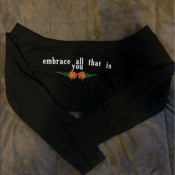 Zaful Tops - Long sleeve crop top